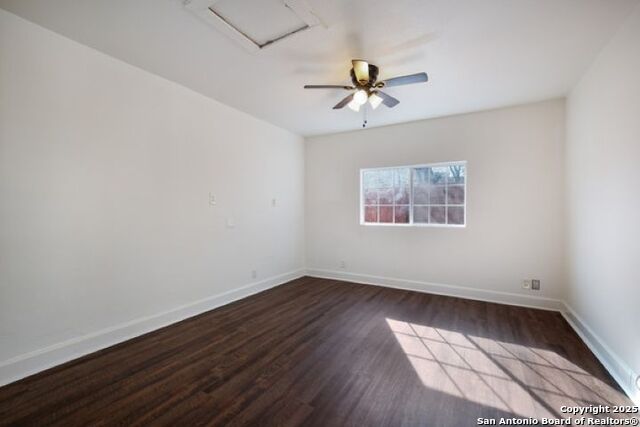 Image 26 of 42 For 302 Shadwell Drive