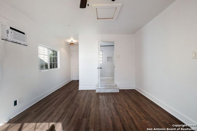 Image 28 of 42 For 302 Shadwell Drive