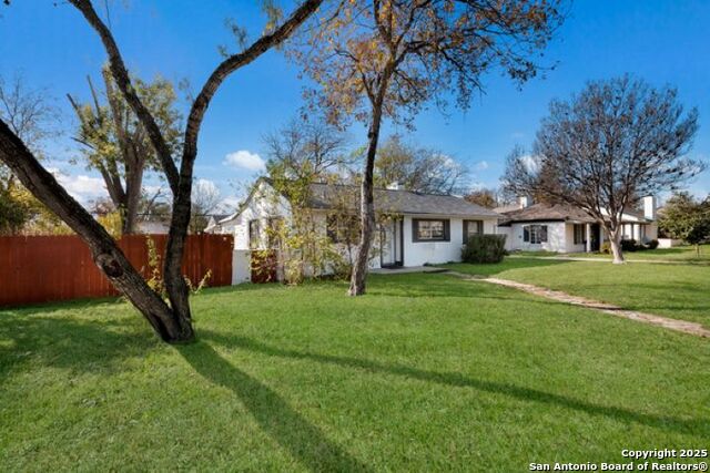 Image 3 of 42 For 302 Shadwell Drive