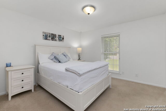 Listing photo id 14 for 8318 Heraldry St.