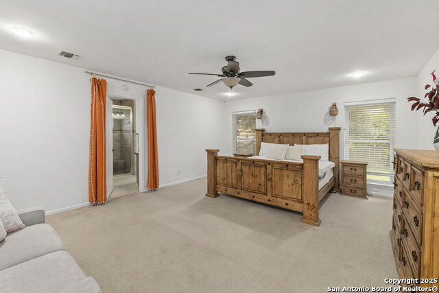 Listing photo id 17 for 8318 Heraldry St.