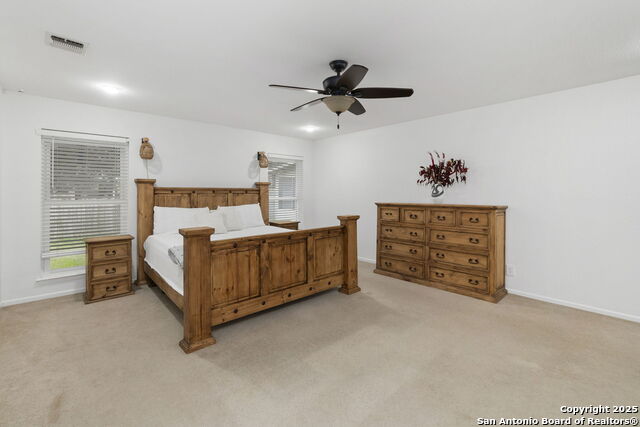 Listing photo id 18 for 8318 Heraldry St.