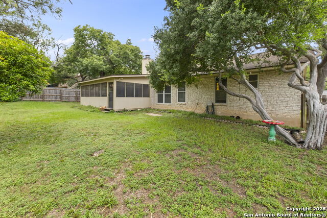 Listing photo id 22 for 8318 Heraldry St.