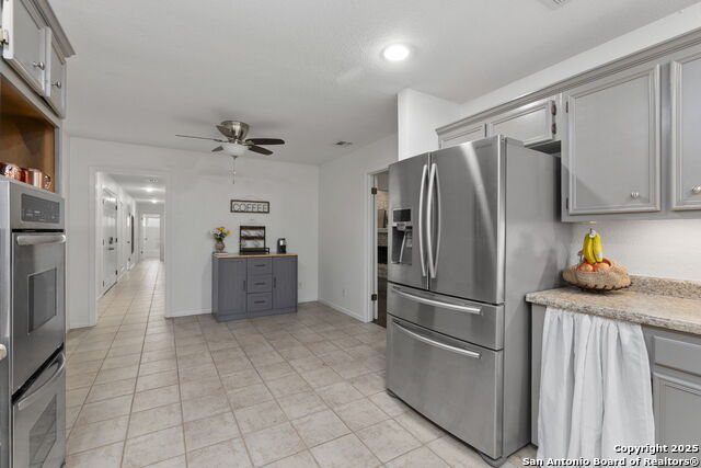 Listing photo id 5 for 8318 Heraldry St.