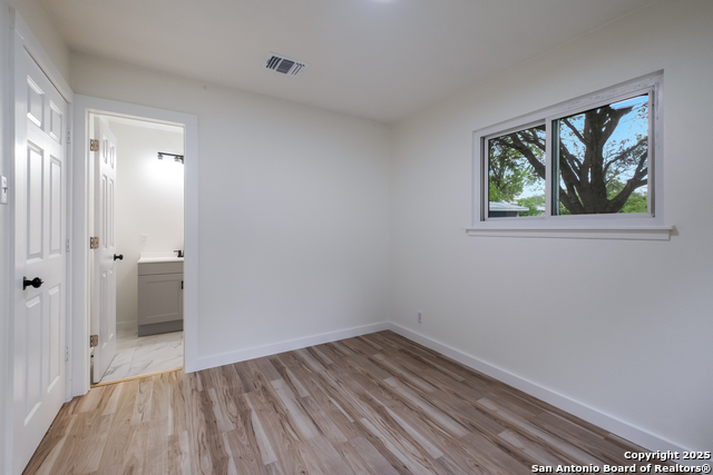 Listing photo id 13 for 317 Lindbergh W