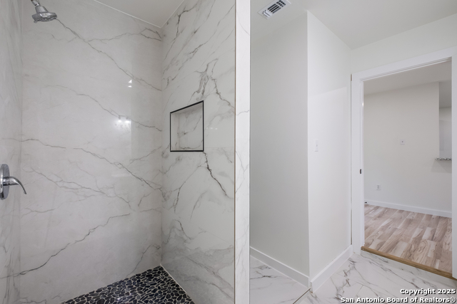 Listing photo id 16 for 317 Lindbergh W