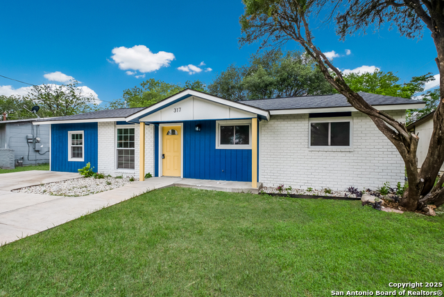 Listing photo id 0 for 317 Lindbergh W