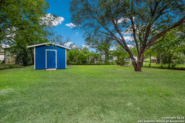 Listing photo id 21 for 317 Lindbergh W