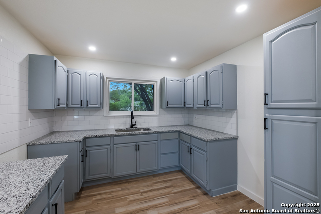 Listing photo id 6 for 317 Lindbergh W