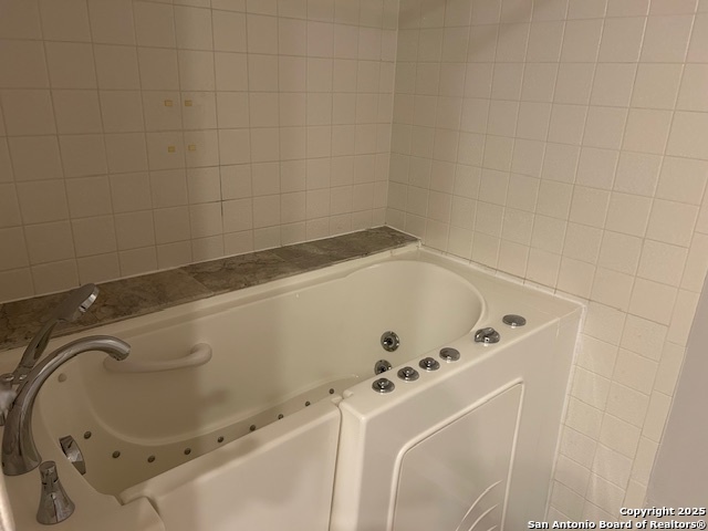Image 17 of 29 For 10438 Goldstone Dr