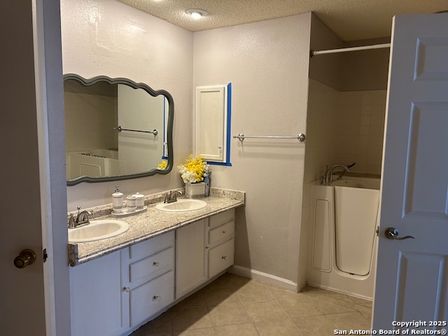Image 20 of 29 For 10438 Goldstone Dr