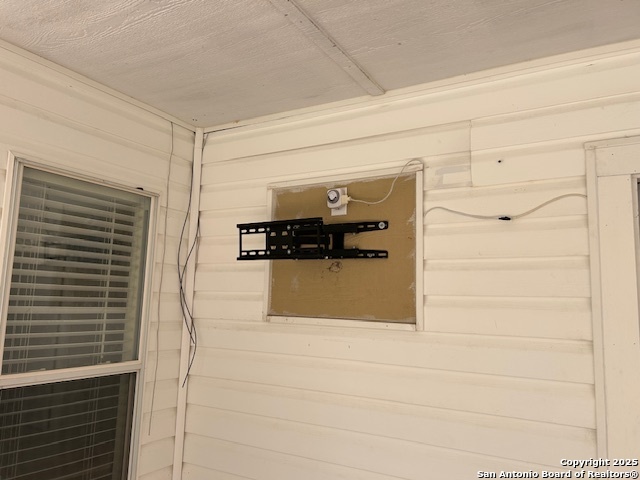 Image 26 of 29 For 10438 Goldstone Dr