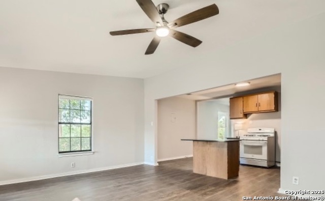 Listing photo id 2 for 102 Colton
