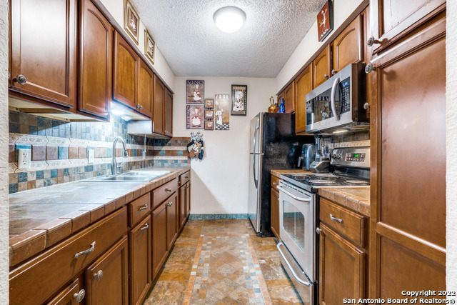 Image 4 of 14 For 4119 Medical Dr  303c