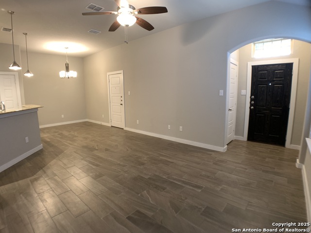 Image 4 of 23 For 537 Creekside Frst