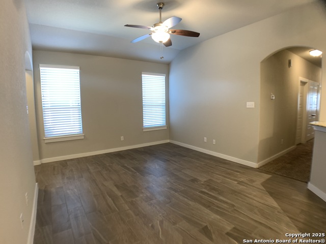 Image 6 of 23 For 537 Creekside Frst