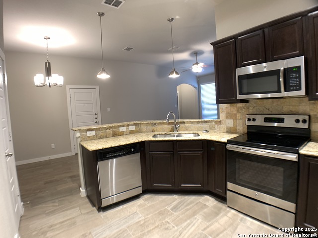Image 9 of 23 For 537 Creekside Frst