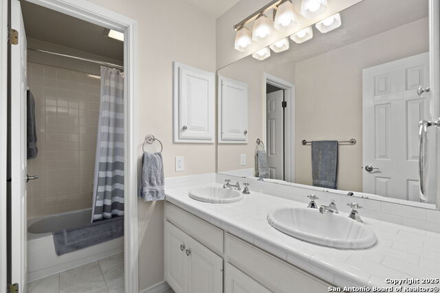 Image 34 of 53 For 8532 Alydar Cir