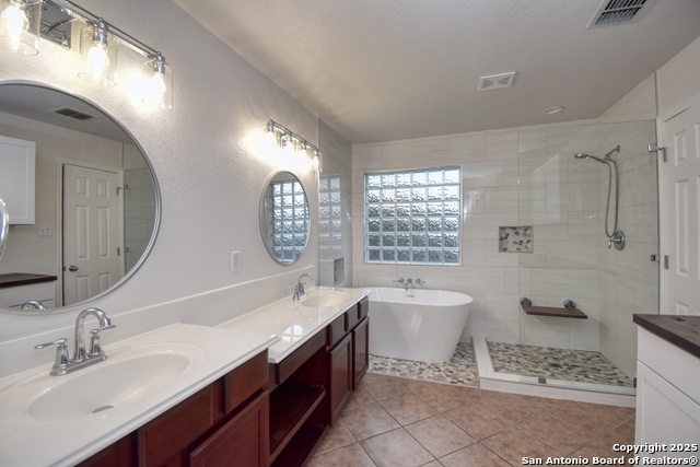 Listing photo id 33 for 9410 Wind Dancer