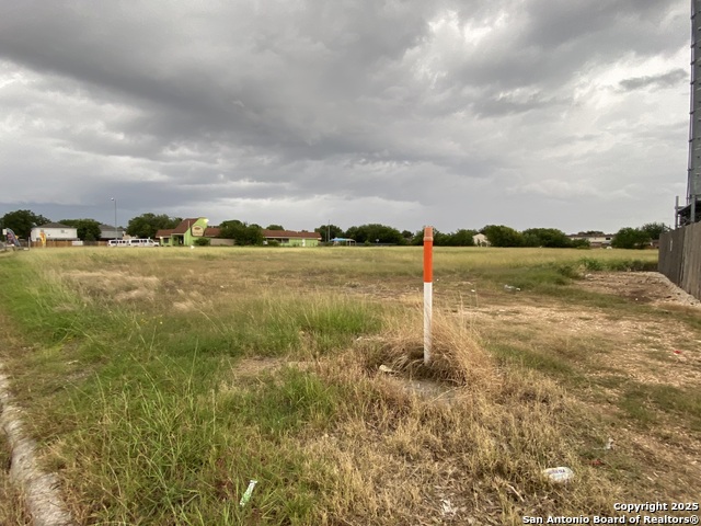 Listing photo id 4 for 5928 Village Park