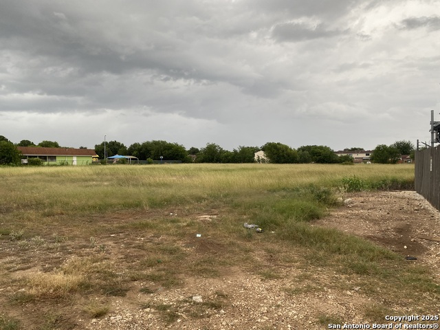 Listing photo id 5 for 5928 Village Park