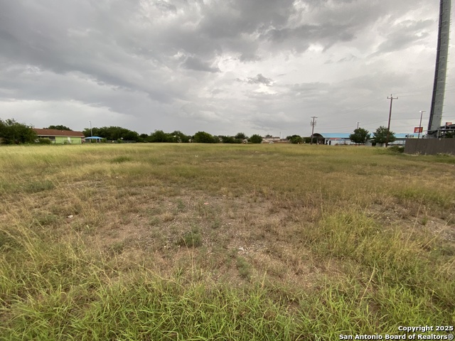 Listing photo id 6 for 5928 Village Park