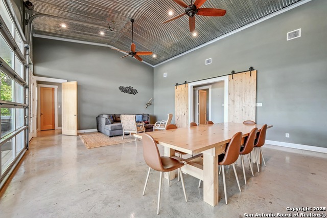 Listing photo id 17 for 464 County Road 471