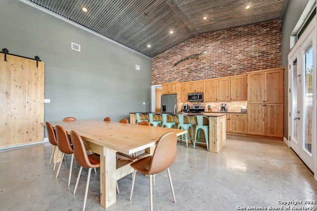 Listing photo id 18 for 464 County Road 471