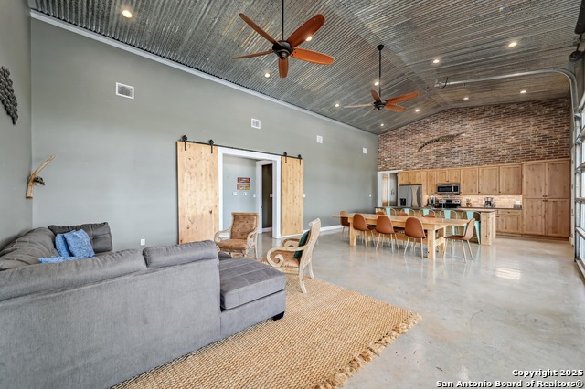 Listing photo id 24 for 464 County Road 471