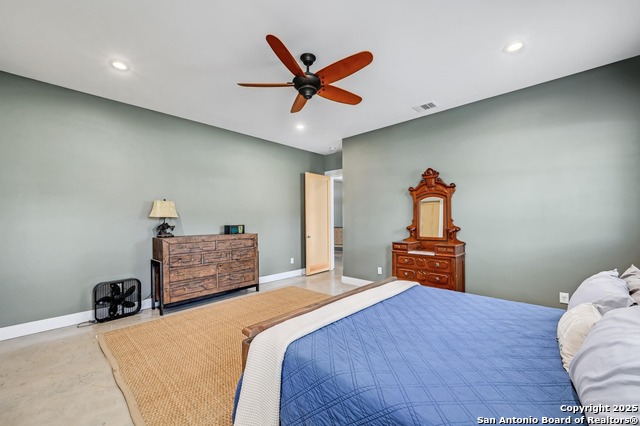 Listing photo id 26 for 464 County Road 471