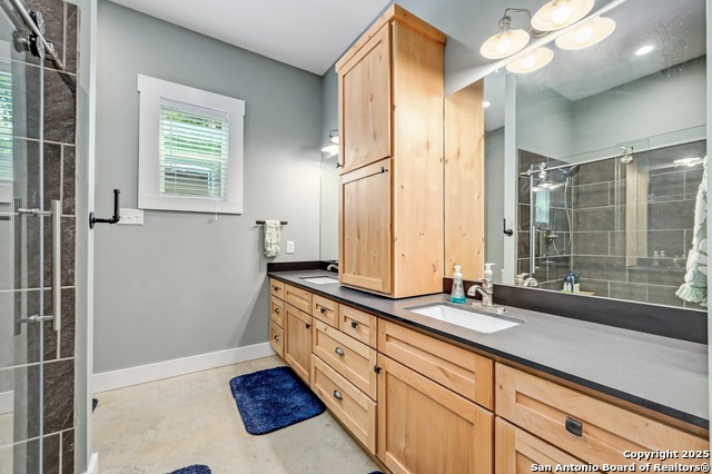 Listing photo id 27 for 464 County Road 471