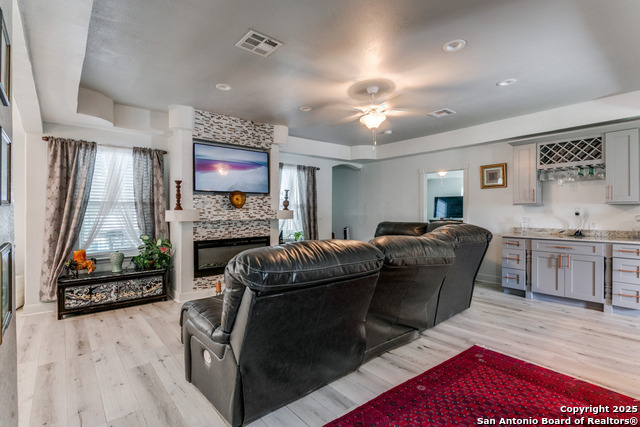 Image 7 of 33 For 317 42nd  