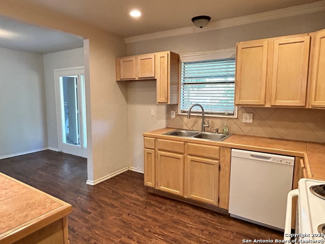 Image 4 of 25 For 7833 Grass Hollow