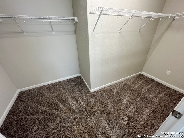 Listing photo id 22 for 9034 Holland Park