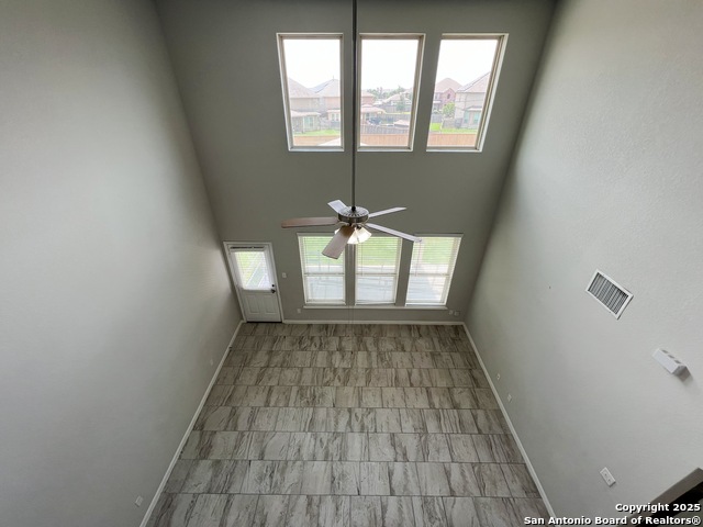 Listing photo id 25 for 9034 Holland Park