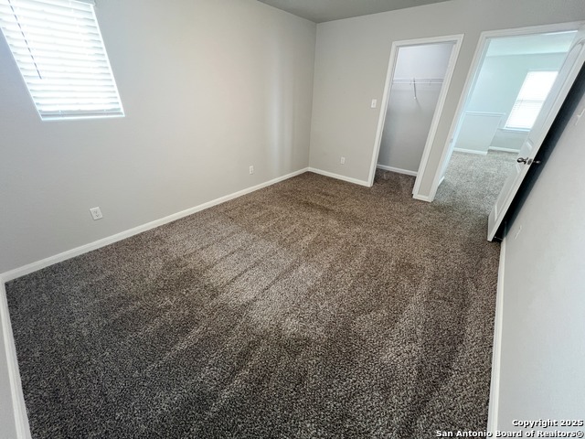 Listing photo id 27 for 9034 Holland Park