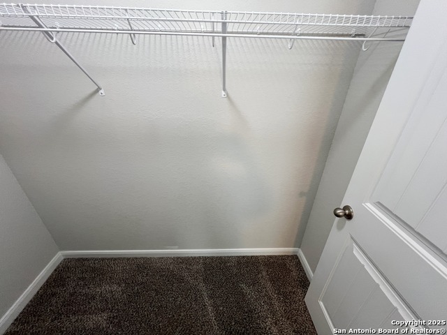 Listing photo id 28 for 9034 Holland Park
