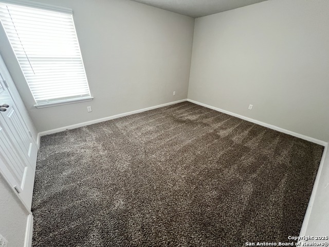Listing photo id 34 for 9034 Holland Park