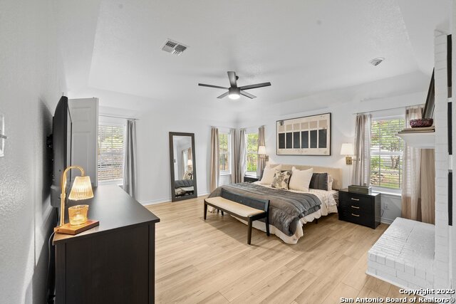 Image 20 of 35 For 9831 Rebel Queen