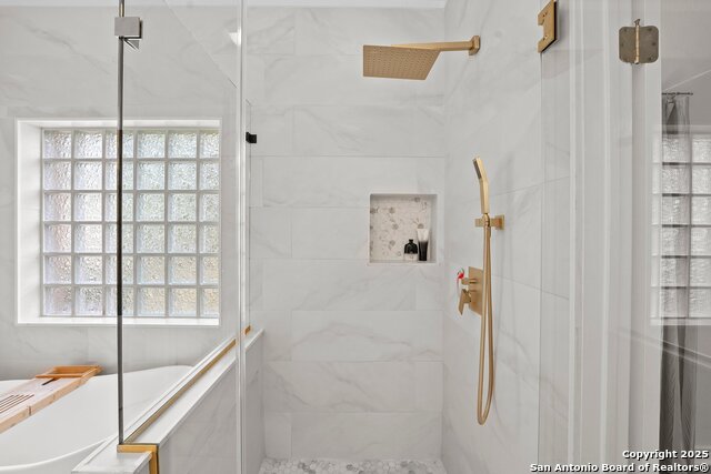 Image 24 of 35 For 9831 Rebel Queen