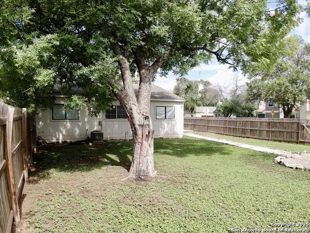 Listing photo id 23 for 6203 Valley Knight