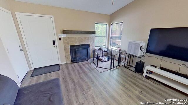 Listing photo id 1 for 6203 Valley Knight