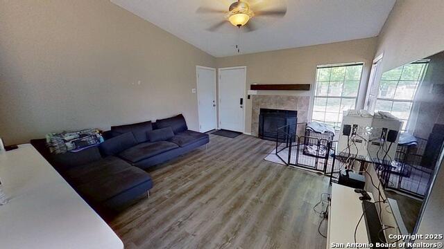 Listing photo id 2 for 6203 Valley Knight