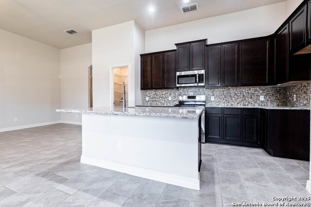 Image 7 of 24 For 1202 Petunia Bluff