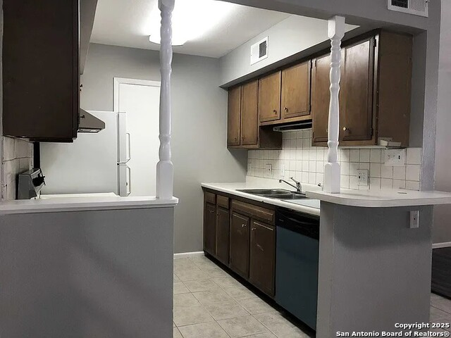 Image 3 of 10 For 6718 Callaghan  Apt 3