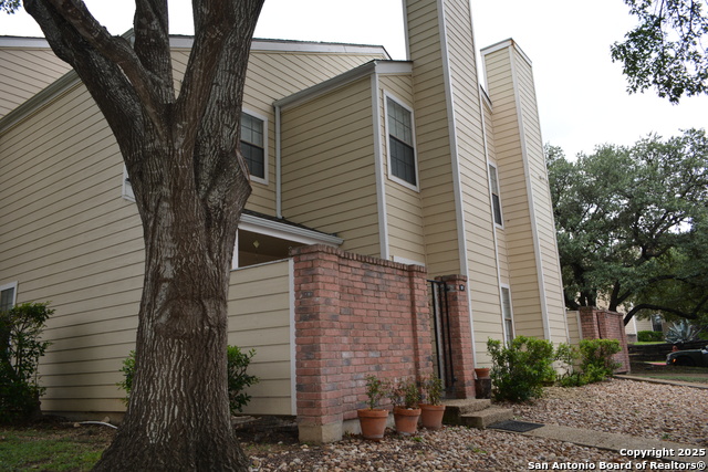 Image 16 of 23 For 11610 Vance Jackson Rd  108