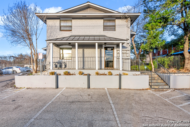 Listing photo id 0 for 2023 Lockhill Selma