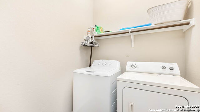 Listing photo id 11 for 10427 Green Prairie