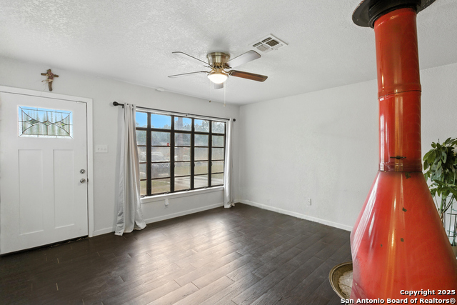 Listing photo id 8 for 359 Tomrob