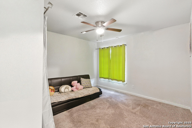 Listing photo id 12 for 359 Tomrob